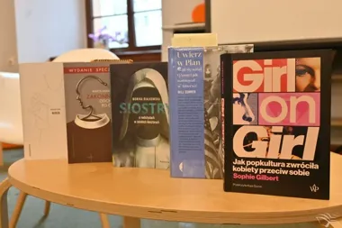 Biblioteczny wieczór o teoriach spiskowych, kobietach i głuszy
